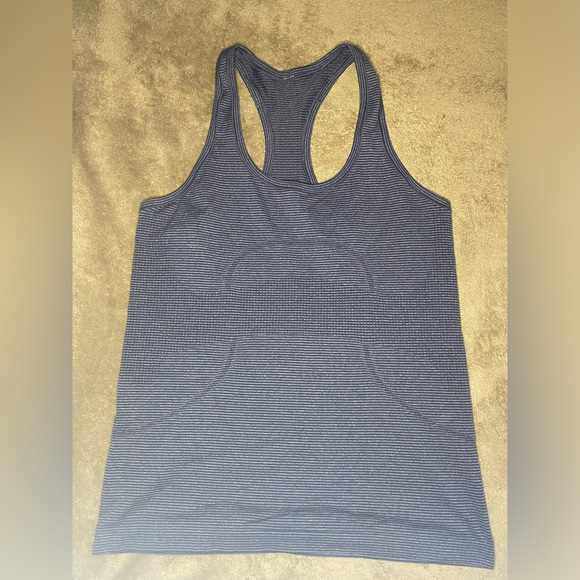 3/$40 Gray Lululemon Tank Top Size 10 - Picture 1 of 5